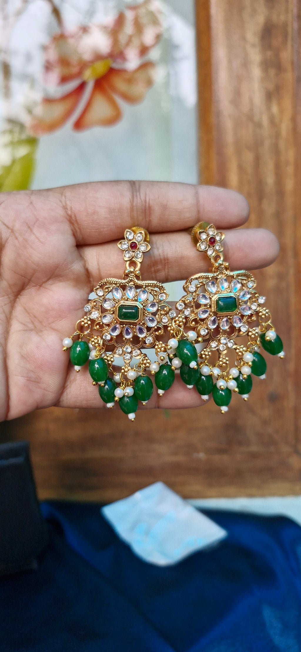 Leafy droppings necklace